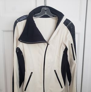 Lululemon Dodge Draft Jacket - Medium